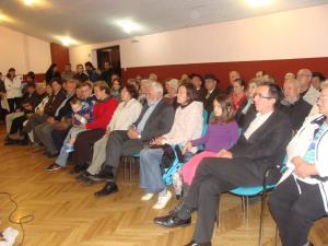 Na otvoritvi se je zbralo lepo število sadjarjev.